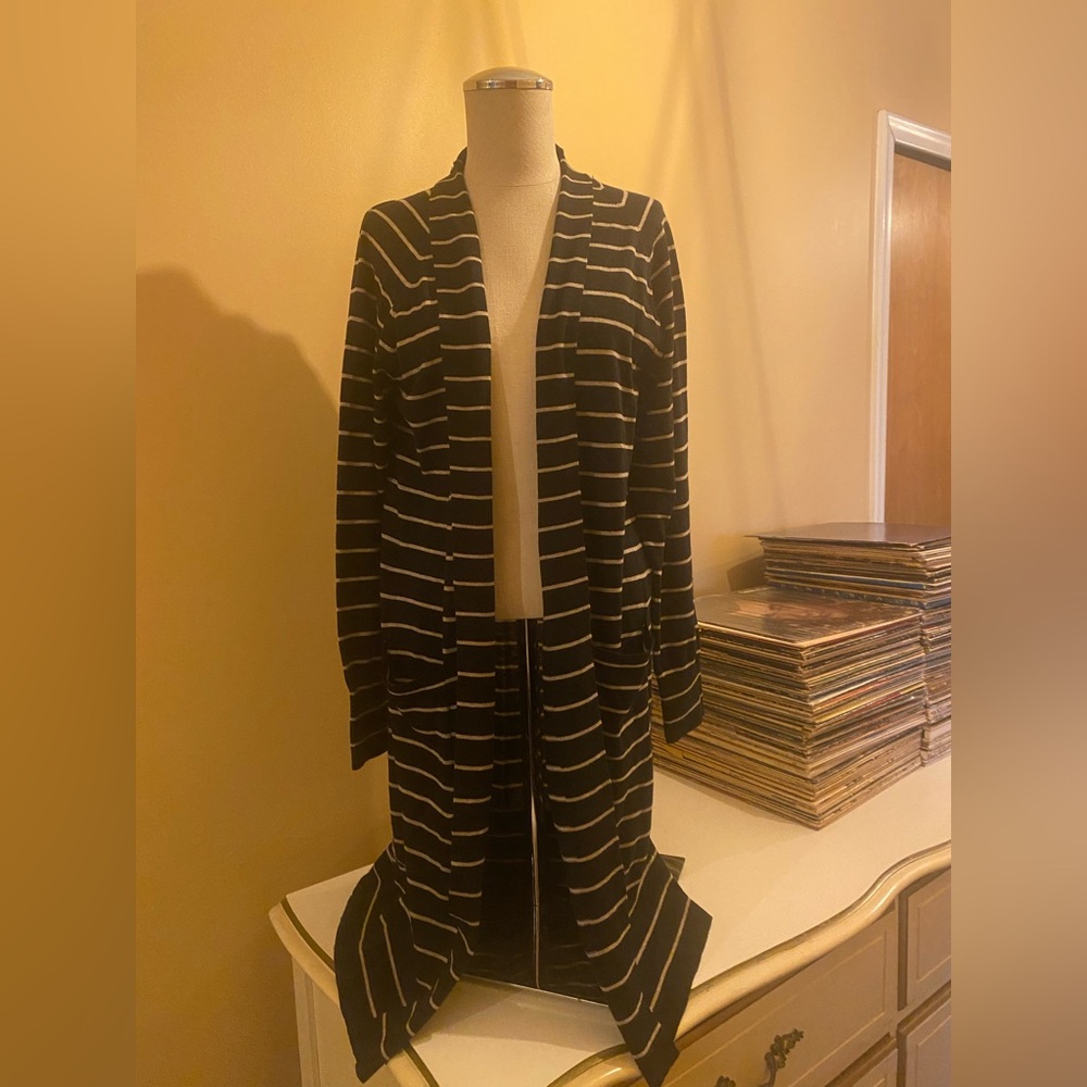 🌟 JUST LISTED 🌟 a new day NWT Black and gray Striped Cardigan with pockets 😊 🖤 🩶